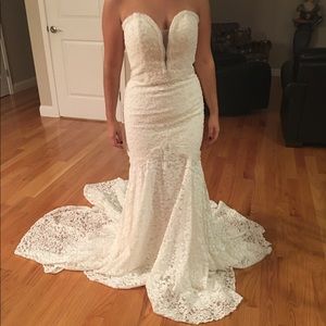 Brand new wedding dress with tags size 8/10